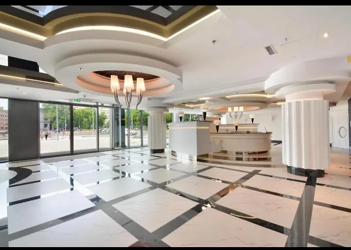 Hanza Tower De Lux Black